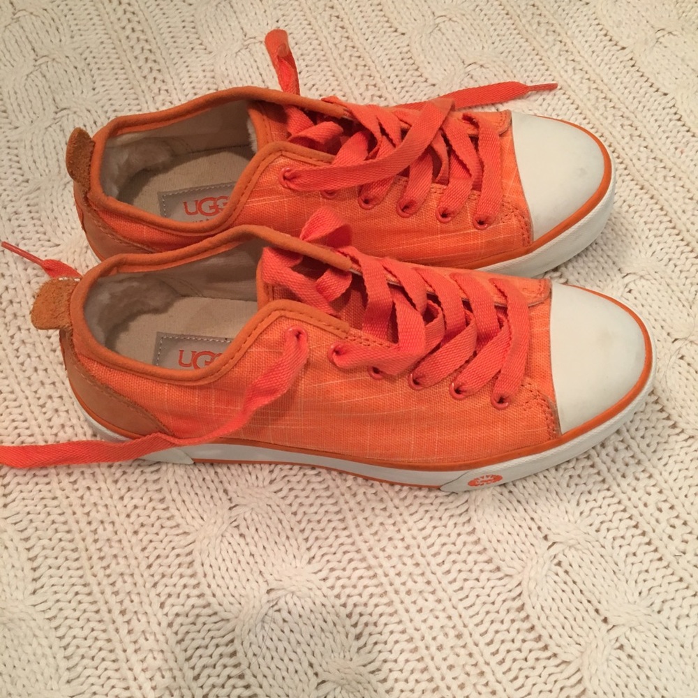 Ugg canvas sneakers ✨